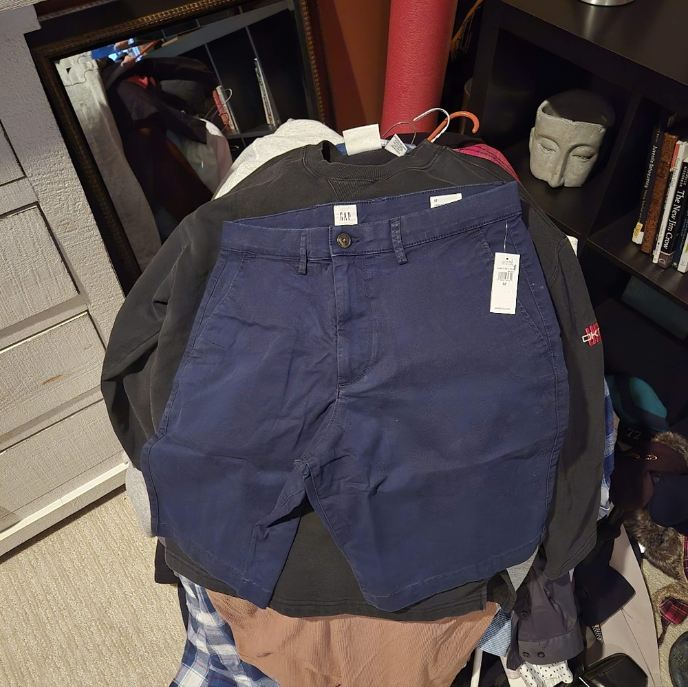 Gap shorts blue,  32, new